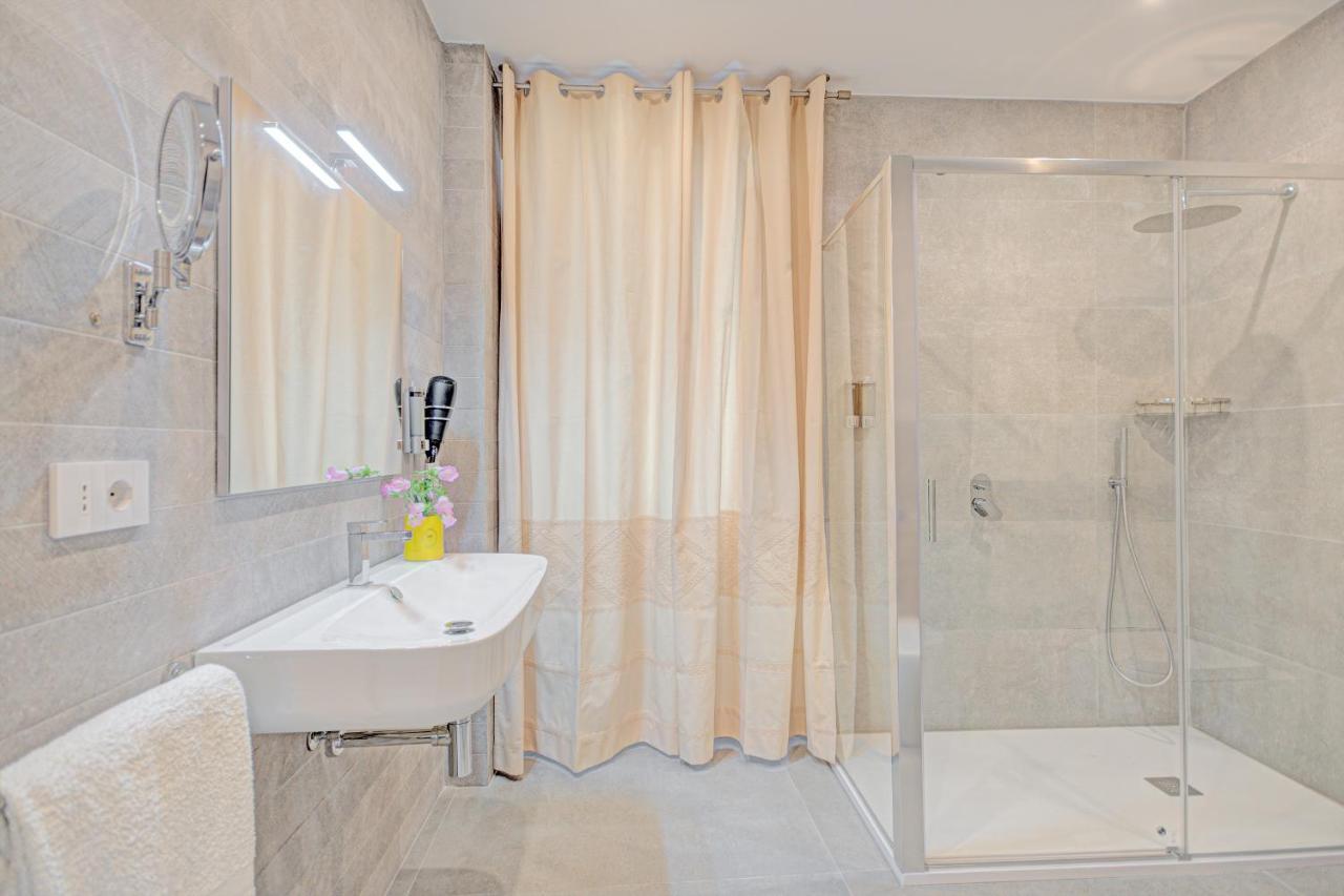 Right House Sur Le Port - Harbour View Apartment Cagliari Bagian luar foto