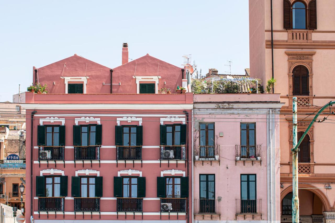 Right House Sur Le Port - Harbour View Apartment Cagliari Bagian luar foto