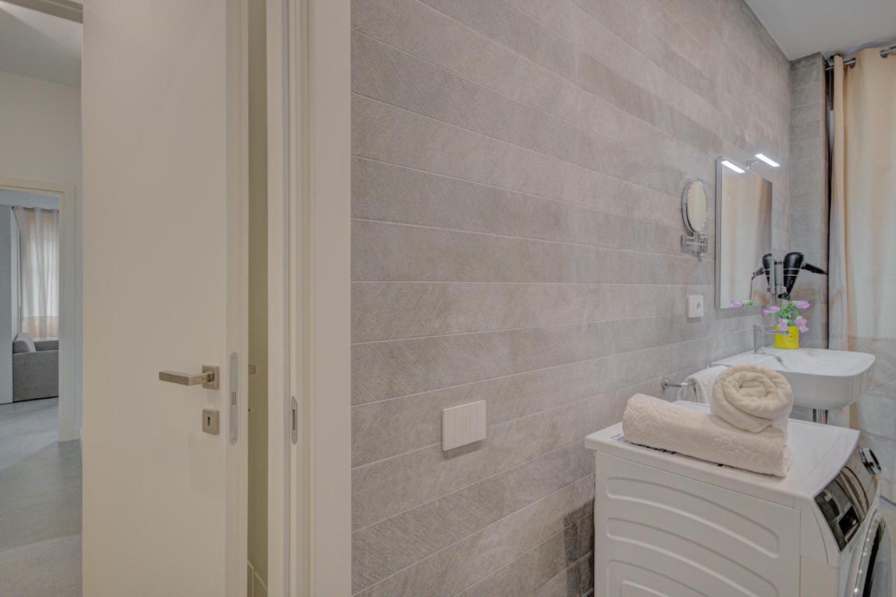 Right House Sur Le Port - Harbour View Apartment Cagliari Bagian luar foto