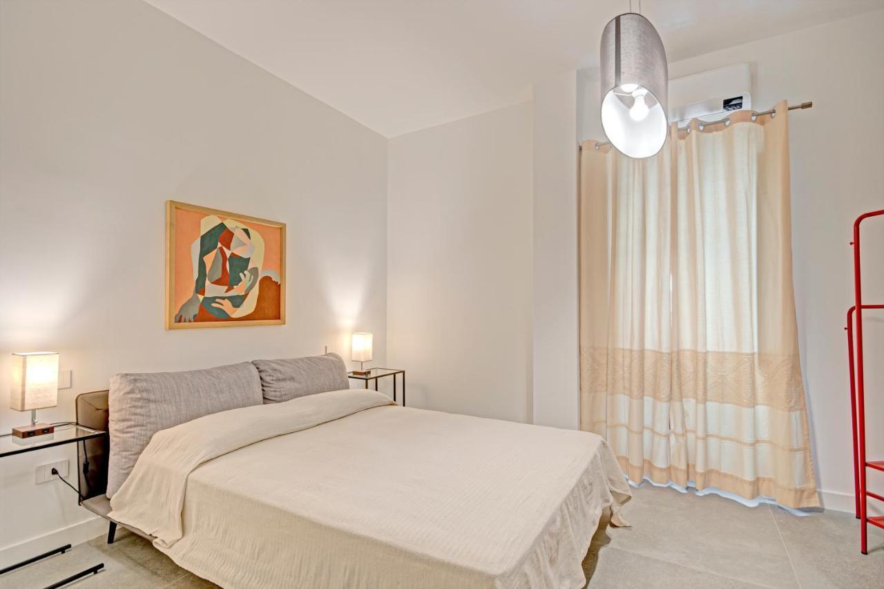 Right House Sur Le Port - Harbour View Apartment Cagliari Bagian luar foto