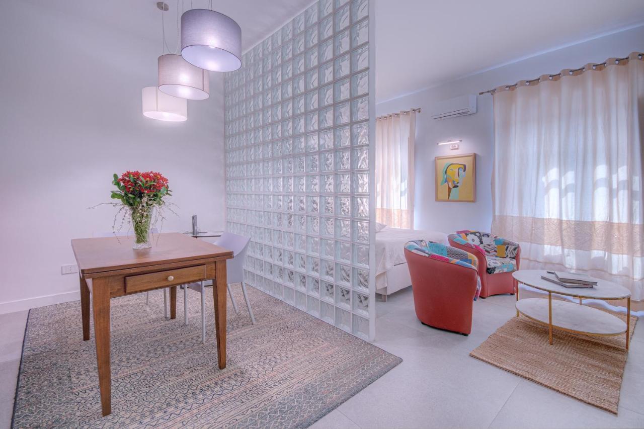 Right House Sur Le Port - Harbour View Apartment Cagliari Bagian luar foto