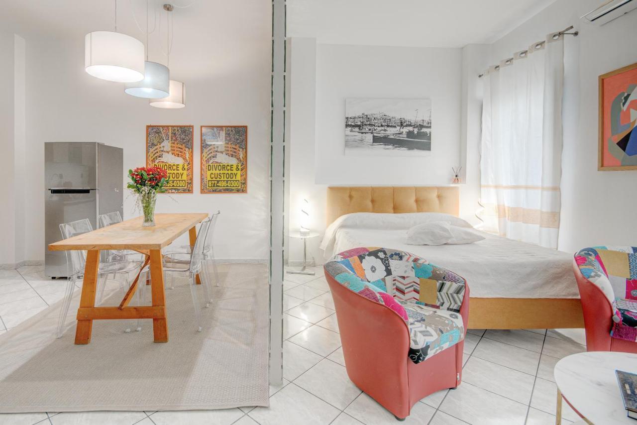 Right House Sur Le Port - Harbour View Apartment Cagliari Bagian luar foto